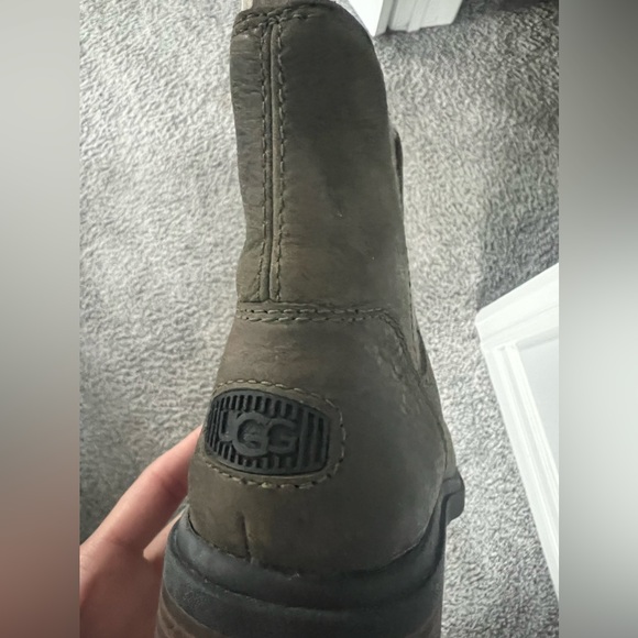 UGG Chelsea boot! - Picture 8 of 8